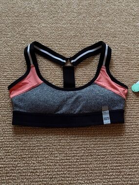 Women's Forever 21 Athletic Sports Bra, Size XS NWT